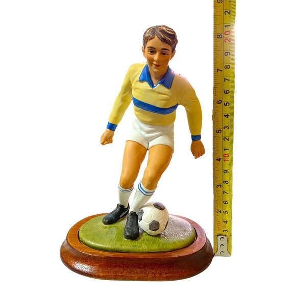 Vintage Andrea by Sadek Soccer Player Figurine w/Stand Hand Painted - Picture 11 of 12